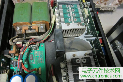 用料很給力！專業后級功放美國高峰FA1201拆解