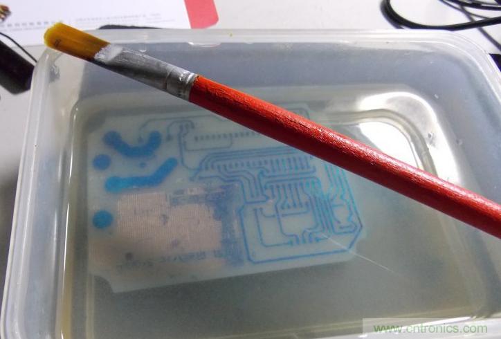 牛人全手工DIY:微電腦智能溫控市電開關(guān)