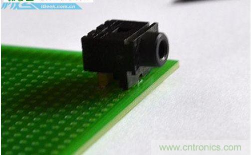 DIY：自制超炫音頻分配器，實現(xiàn)音箱共用