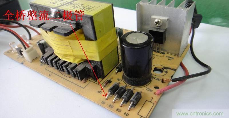 維修達人：拆解維修48V電動車充電器