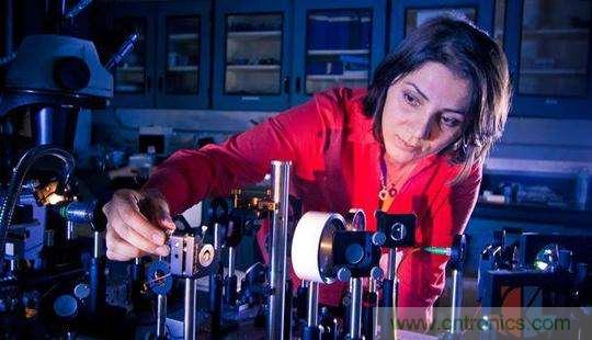 從原理及實現，看&ldquo;光腦&rdquo;的性能如何把&ldquo;電腦&rdquo;秒成渣！