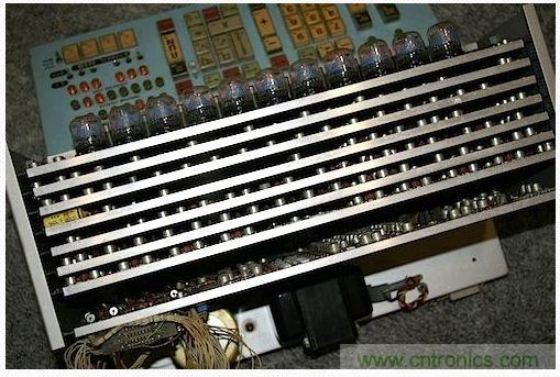 拆解也懷舊，讓人驚嘆的古董級可編程科學(xué)計算器 from 1966