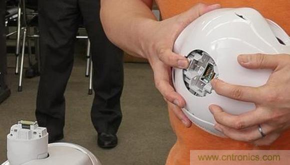 拆解筆記本不過癮，那就來拆拆日本情感機器人吧！