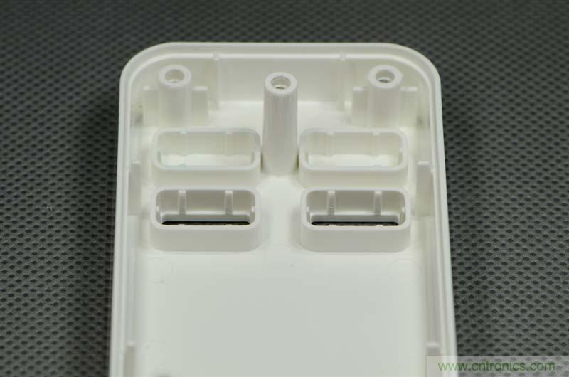 航嘉智能插線板拆解評測：看老牌機(jī)電如何&rdquo;秒殺&ldquo;后起之秀