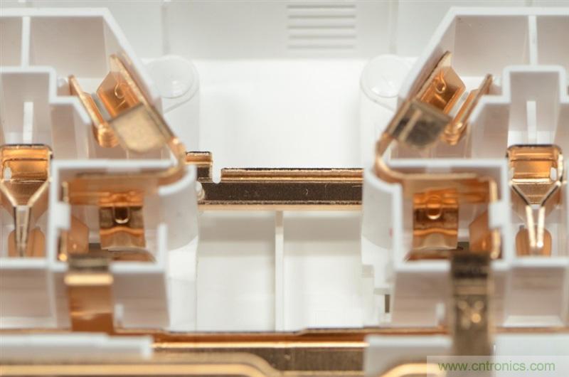 做工怒贊 神秘芯片！小米智能插線板拆解、評測