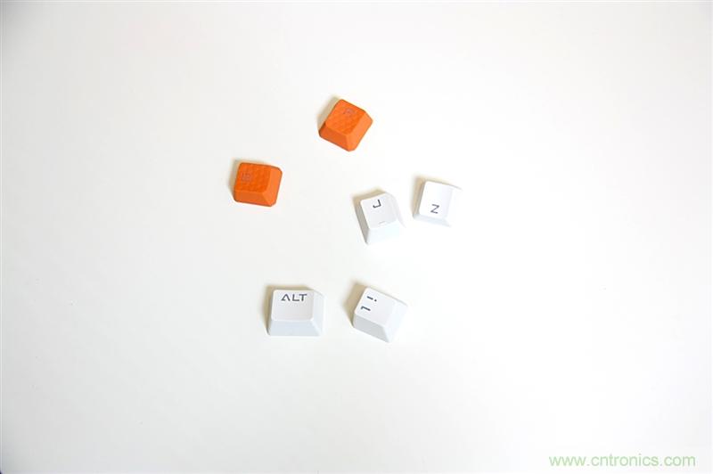 曾經的網吧統治者&mdash;雙飛燕血手幽靈機械鍵盤，真世界最快？