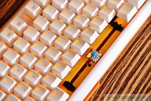 左手寫愛，右手寫他&mdash;&mdash;從此鍵盤鼠標不分家！