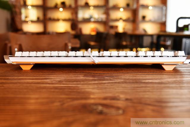 左手寫愛，右手寫他&mdash;&mdash;從此鍵盤鼠標不分家！