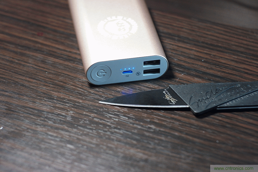 移動電源也玩雙引擎？快到你想象不到