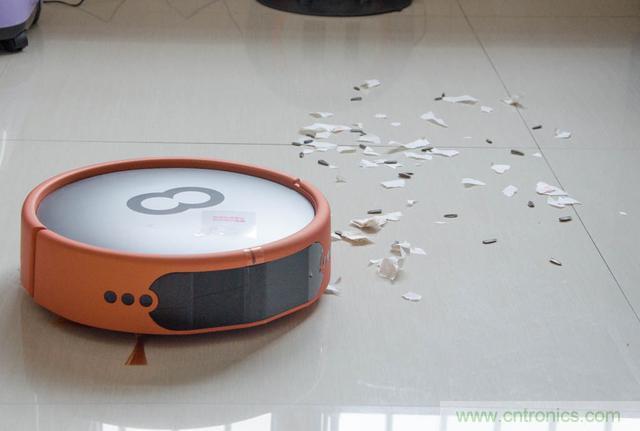 智能導(dǎo)航掃地機器人，以內(nèi)更靠譜！