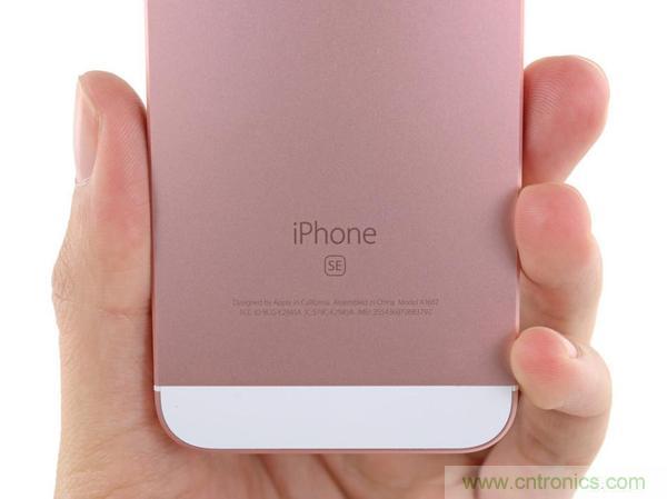 有什么地方沒有變？iPhone SE真機拆解