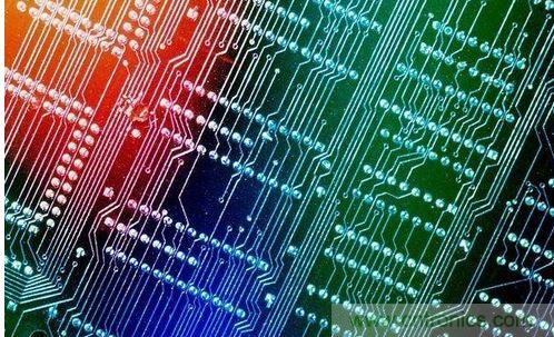 【導讀】對于一個新設(shè)計的電路板，調(diào)試起來往往會遇到一些困難，特別是當板比較大、元件比較多時，往往無從下手。但如果掌握好一套合理的調(diào)試方法，調(diào)試起來將會事半功倍。  對于剛拿回來的新PCB板，我們首先要大概觀察一下，板上是否存在問題，例如是否有明顯的裂痕，有無短路、開路等現(xiàn)象。如果有必要的話，可以檢查一下電源跟地線之間的電阻是否足夠大。  然后就是安裝元件了。相互獨立的模塊，如果您沒有把握保證它們工作正常時，最好不要全部都裝上，而是一部分一部分的裝上（對于比較小的電路，可以一次全部裝上），這樣容易確定故障范圍，免得到時遇到問題時，無從下手。一般來說，可以把電源部分先裝好，然后就上電檢測電源輸出電壓是否正常。如果在上電時您沒有太大的把握（即使有很大的把握，也建議您加上一個保險絲，以防萬一），可考慮使用帶限流功能的可調(diào)穩(wěn)壓電源。先預(yù)設(shè)好過流保護電流，然后將穩(wěn)壓電電源的電壓值慢慢往上調(diào)，并監(jiān)測輸入電流、輸入電壓以及輸出電壓。如果往上調(diào)的過程中，沒有出現(xiàn)過流保護等問題，且輸出電壓也達到了正常，則說明電源部分OK。反之，則要斷開電源，尋找故障點，并重復(fù)上述步驟，直到電源正常為止。  接下來逐漸安裝其它模塊，每安裝好一個模塊，就上電測試一下，上電時也是按照上面的步驟，以避免因為設(shè)計錯誤或/和安裝錯誤而導致過流而燒壞元件。  PCB   尋找故障的辦法一般有下面幾種：  ①測量電壓法。首先要確認的是各芯片電源引腳的電壓是否正常，其次檢查各種參考電壓是否正常，另外還有各點的工作電壓是否正常等。例如，一般的硅三極管導通時，BE結(jié)電壓在0.7V左右，而CE結(jié)電壓則在0.3V左右或者更小。如果一個三極管的BE結(jié)電壓大于0.7V（特殊三極管除外，例如達林頓管等），可能就是BE結(jié)就開路。  ②信號注入法。將信號源加至輸入端，然后依次往后測量各點的波形，看是否正常，以找到故障點。有時我們也會用更簡單的辦法，例如用手握一個鑷子，去碰觸各級的輸入端，看輸出端是否有反應(yīng)，這在音頻、視頻等放大電路中常使用（但要注意，熱底板的電路或者電壓高的電路，不能使用此法，否則可能會導致觸電）。如果碰前一級沒有反應(yīng)，而碰后一級有反應(yīng)，則說明問題出在前一級，應(yīng)重點檢查。  ③當然，還有很多其它的尋找故障點的方法，例如看、聽、聞、摸等。&ldquo;看&rdquo;就是看元件有無明顯的機械損壞，例如破裂、燒黑、變形等;&ldquo;聽&rdquo;就是聽工作聲音是否正常，例如一些不該響的東西在響，該響的地方不響或者聲音不正常等;&ldquo;聞&rdquo;就是檢查是否有異味，例如燒焦的味道、電容電解液的味道等，對于一個有經(jīng)驗的電子維修人員來說，對這些氣味是很敏感的;&ldquo;摸&rdquo;就是用手去試探器件的溫度是否正常，例如太熱，或者太涼。一些功率器件，工作起來時會發(fā)熱，如果摸上去是涼的，則基本上可以判斷它沒有工作起來。但如果不該熱的地方熱了或者該熱的地方太熱了，那也是不行的。一般的功率三極管、穩(wěn)壓芯片等，工作在70度以下是完全沒問題的。70度大概是怎樣的一個概念呢？如果你將手壓上去，可以堅持三秒鐘以上，就說明溫度大概在70度以下（注意要先試探性的去摸，千萬別把手燙傷了）。  好了，關(guān)于調(diào)試的問題，我們今天就暫時講這么多，如果想要了解更多的調(diào)試方法和經(jīng)驗，可以去找一些家用電器維修的書來看看，一個好的設(shè)計人員，首先應(yīng)該是一個好的維修人員。