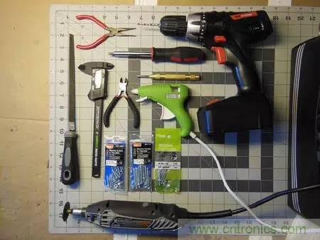 廢舊收音機如何變身成酷炫機器人？