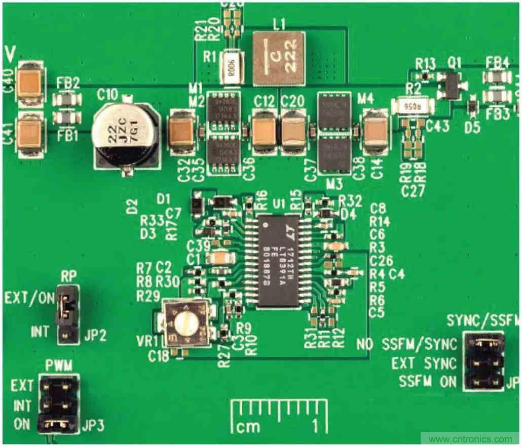 一顆芯驅(qū)動整個車前燈組，這個控制器是怎么做到滴？