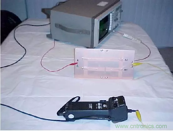 PCB割地對(duì)系統(tǒng)ESD是否有影響？